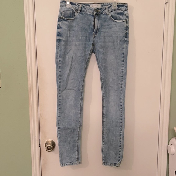 Light wash blue jeans - Picture 1 of 2